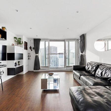 Two Bedroom Apartment - London Excel Stays מראה חיצוני תמונה