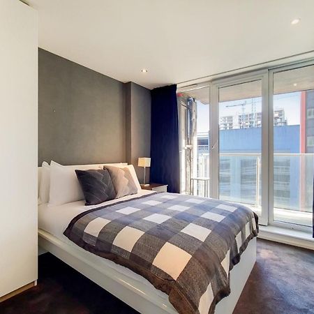Two Bedroom Apartment - London Excel Stays מראה חיצוני תמונה