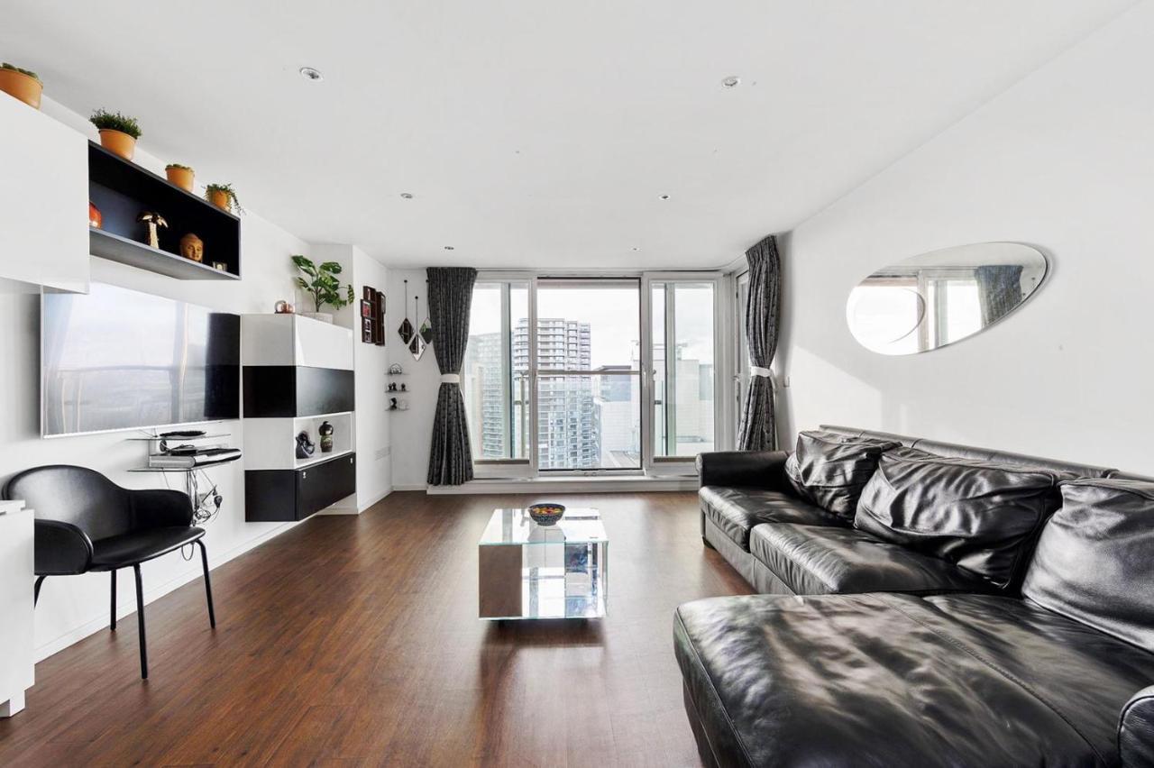 Two Bedroom Apartment - London Excel Stays מראה חיצוני תמונה