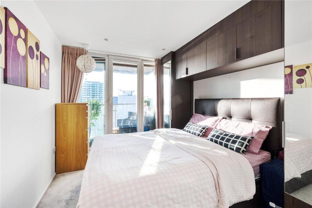 Two Bedroom Apartment - London Excel Stays מראה חיצוני תמונה